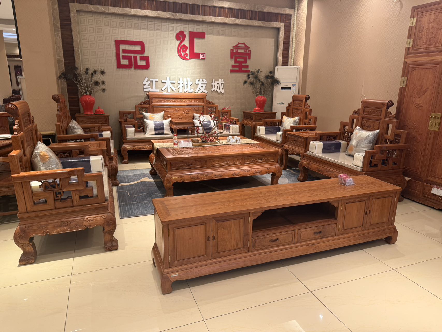 缅甸花梨豪华大卷书沙发